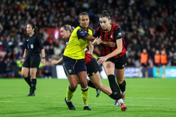 Hennessy departs for WSL 2 Burnley