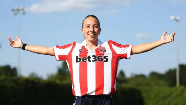 Roisin returns to the Potters