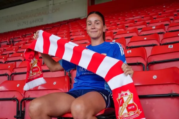 Jade Radburn Signs!
