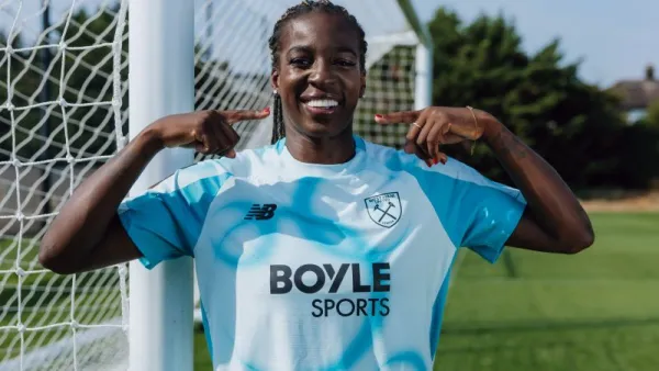Viviane Asseyi signs new West Ham United contract