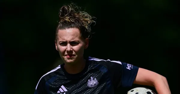 Jasmine McQuade joins Hibernian on loan | NUFC