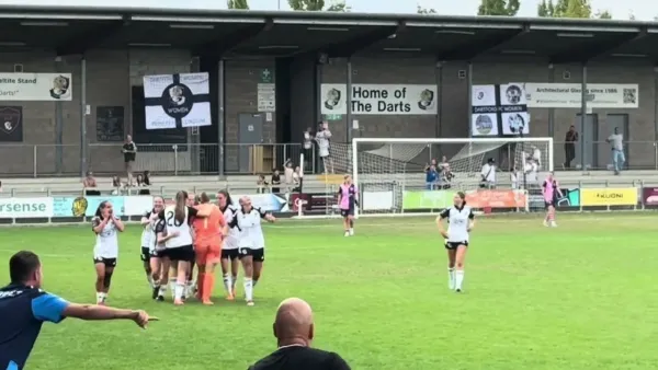 Dartford Women’s keeper Jade scores to get first point in National League!